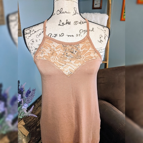 Zenana Signature Lace front Top - Picture 5 of 6